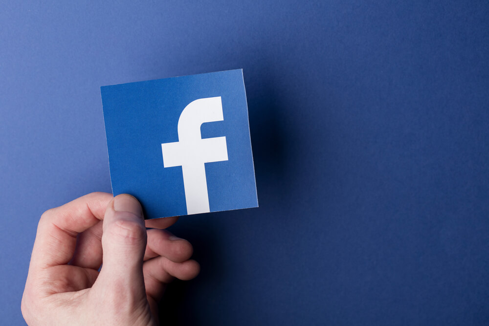Facebook'un Müşterilerle Yeni Bağlantı Kurma Yolları 1 shutterstock 558278971